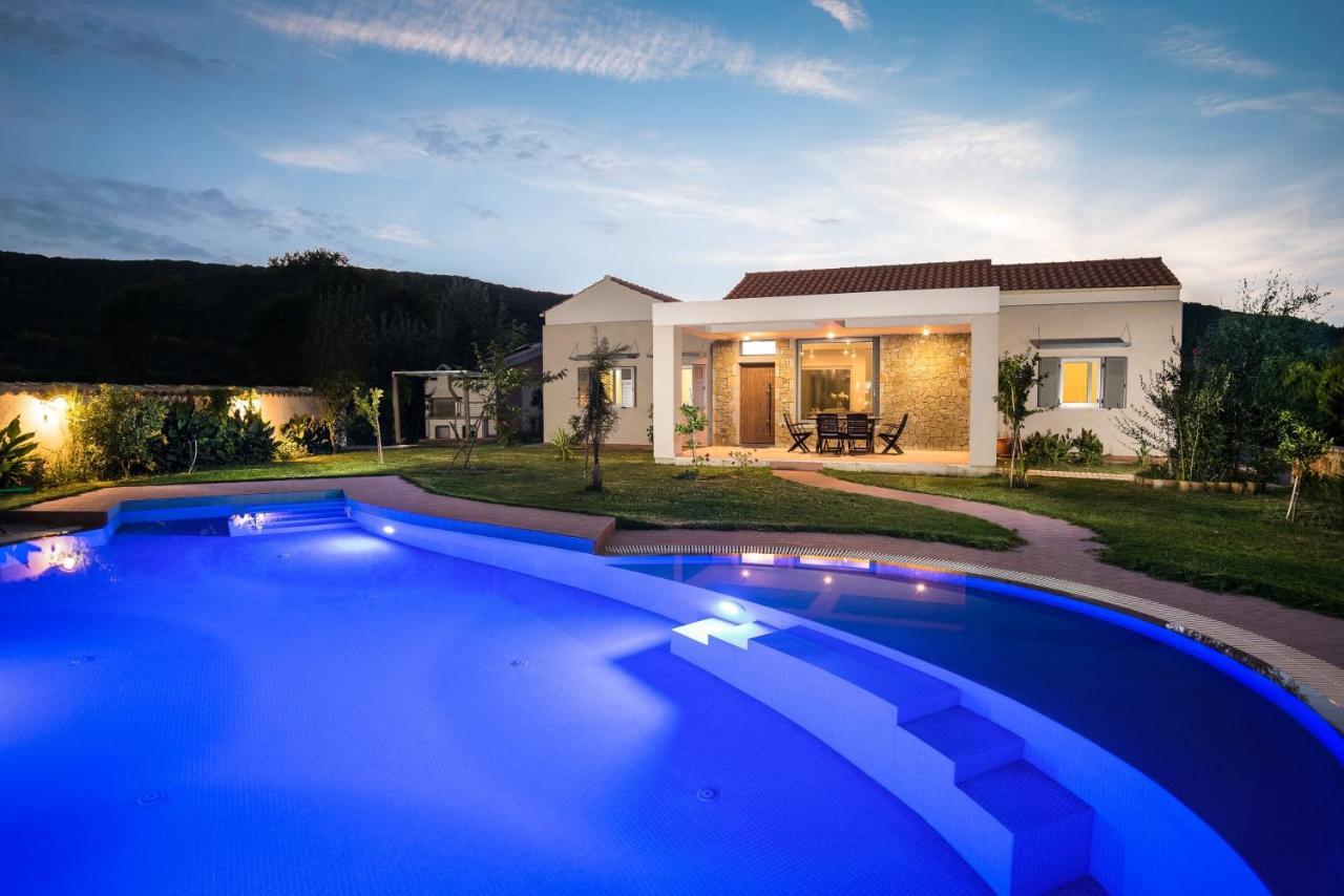 Three Stars Luxury Villas モライティカ エクステリア 写真